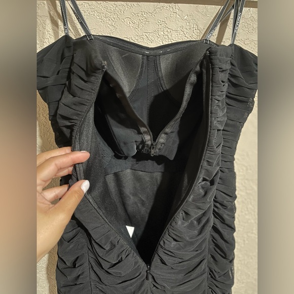 Zac Posen | Ruched Tulle Body-Con Gown Size: 4 - Picture 10 of 10